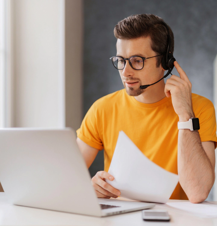 financial agent working remote